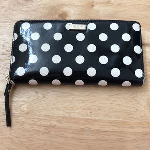 Kate Spade zip around wallet Black/White